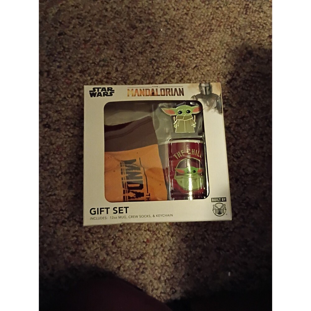 Brand new star wars mandalorian giftset-w12